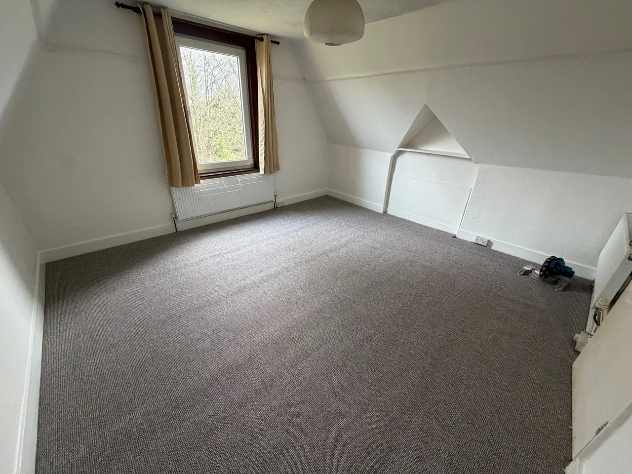 Flat Ashburton Road in Greater London