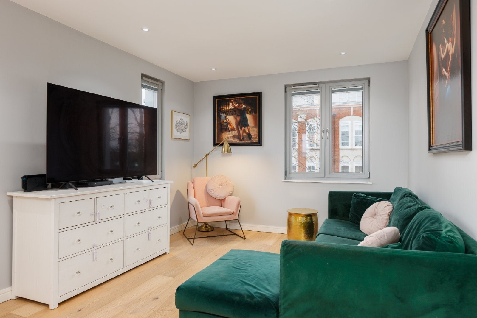 Flat Upper Richmond Road in Greater London
