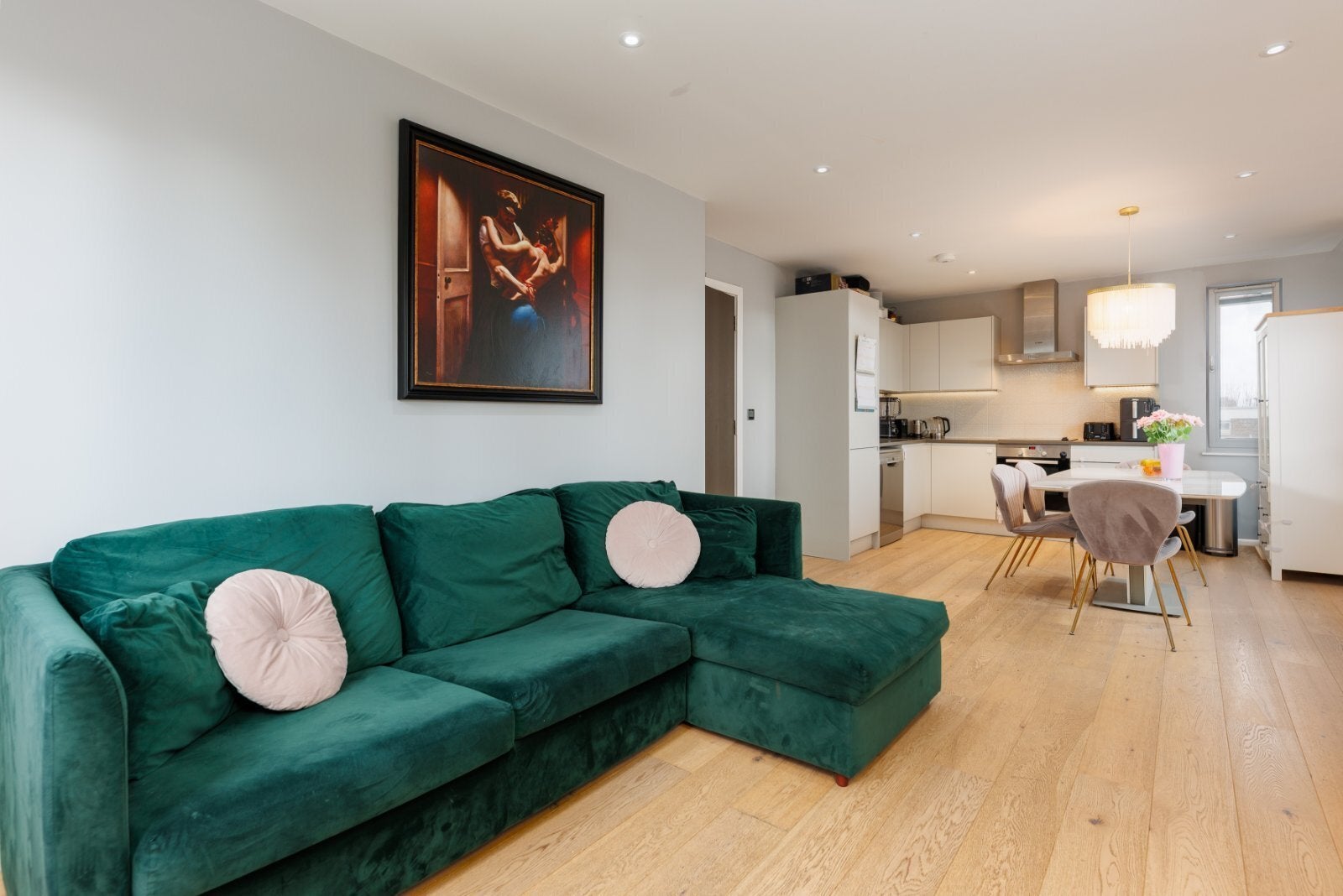 Flat Upper Richmond Road in Greater London