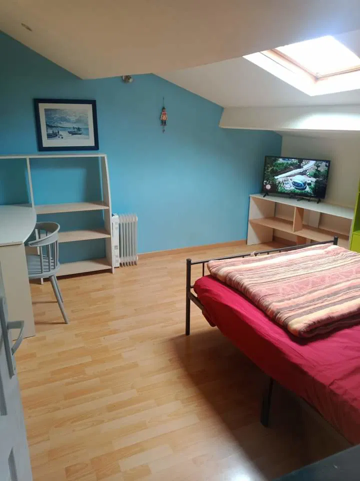 Room Route de Bel Air in La Tâche