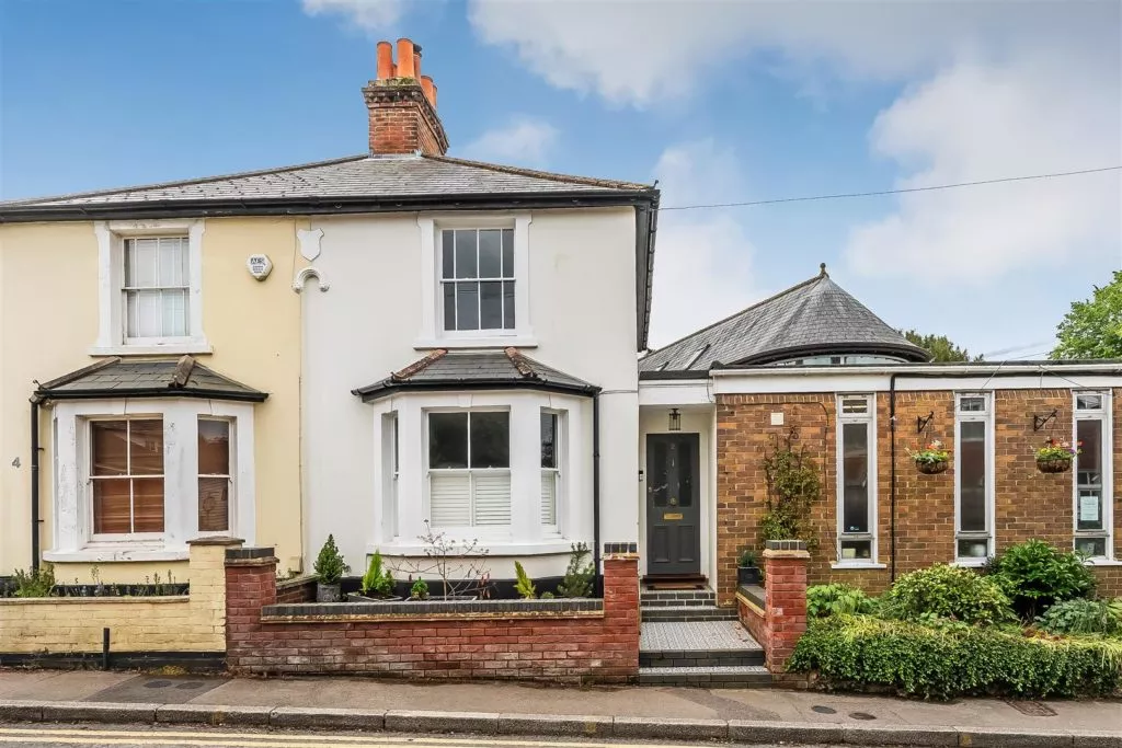 House Worple Road in Mole Valley