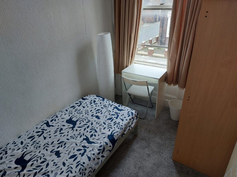 Room Belvedere Road in Sunderland