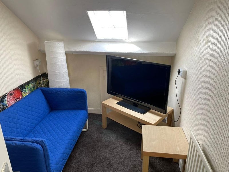 Room Belvedere Road in Sunderland