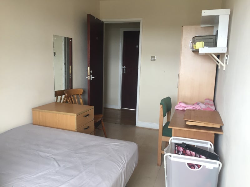 Room Belle Vue Road in Leeds