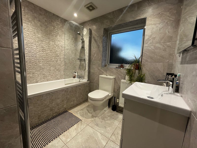 Room Grange Close in Mid Suffolk