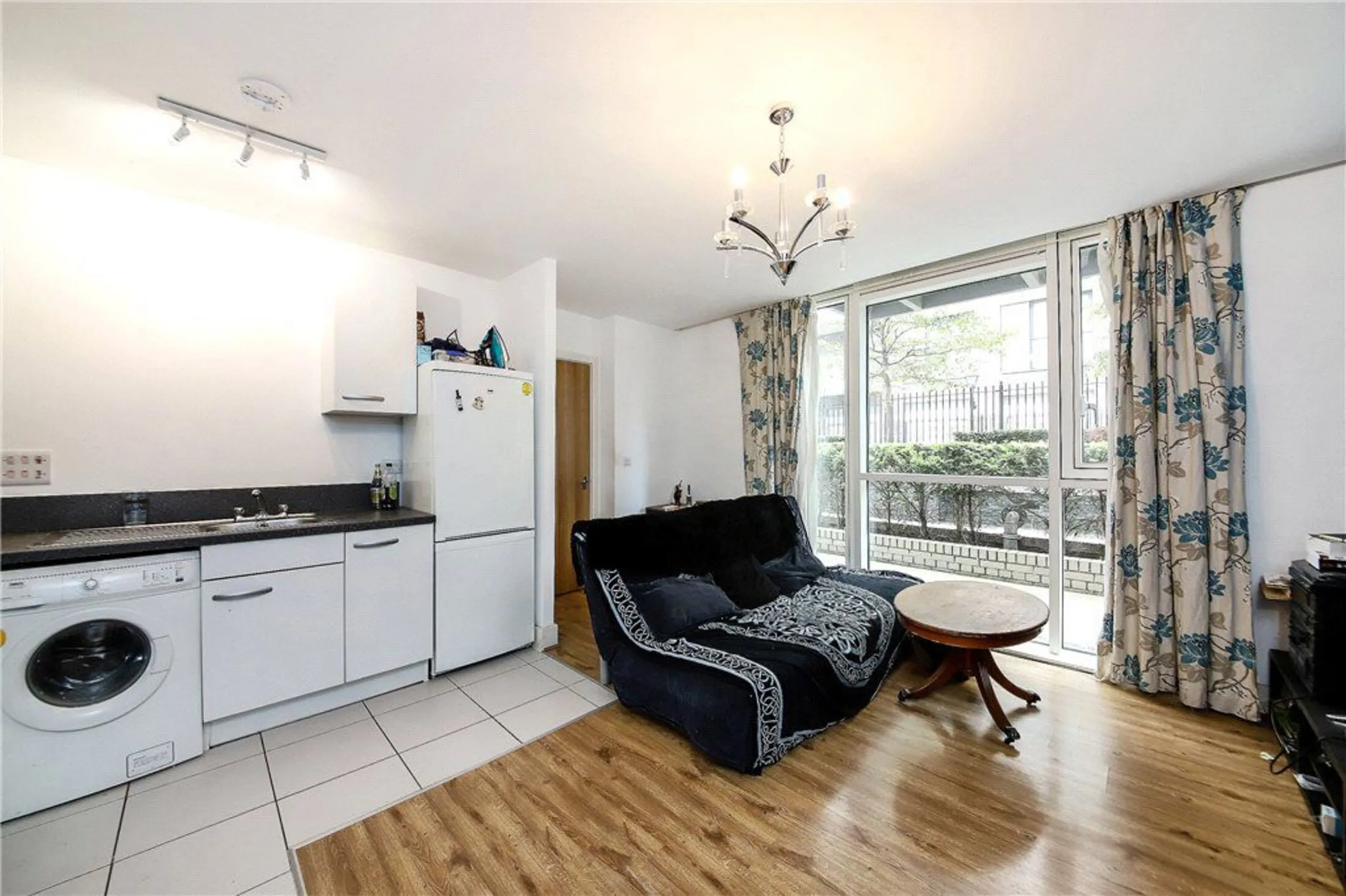 Flat Bridle Mews in Greater London