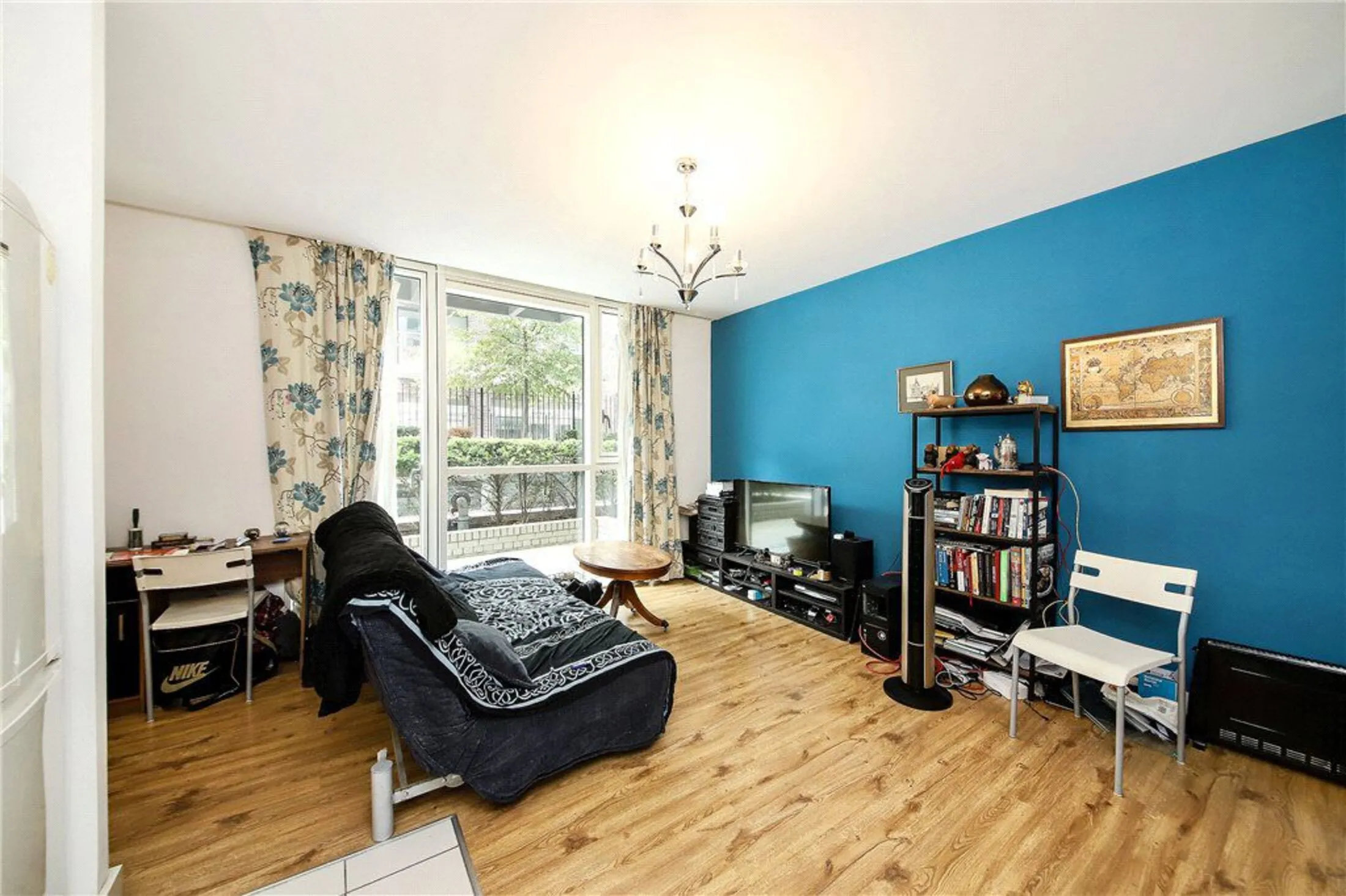 Flat Bridle Mews in Greater London