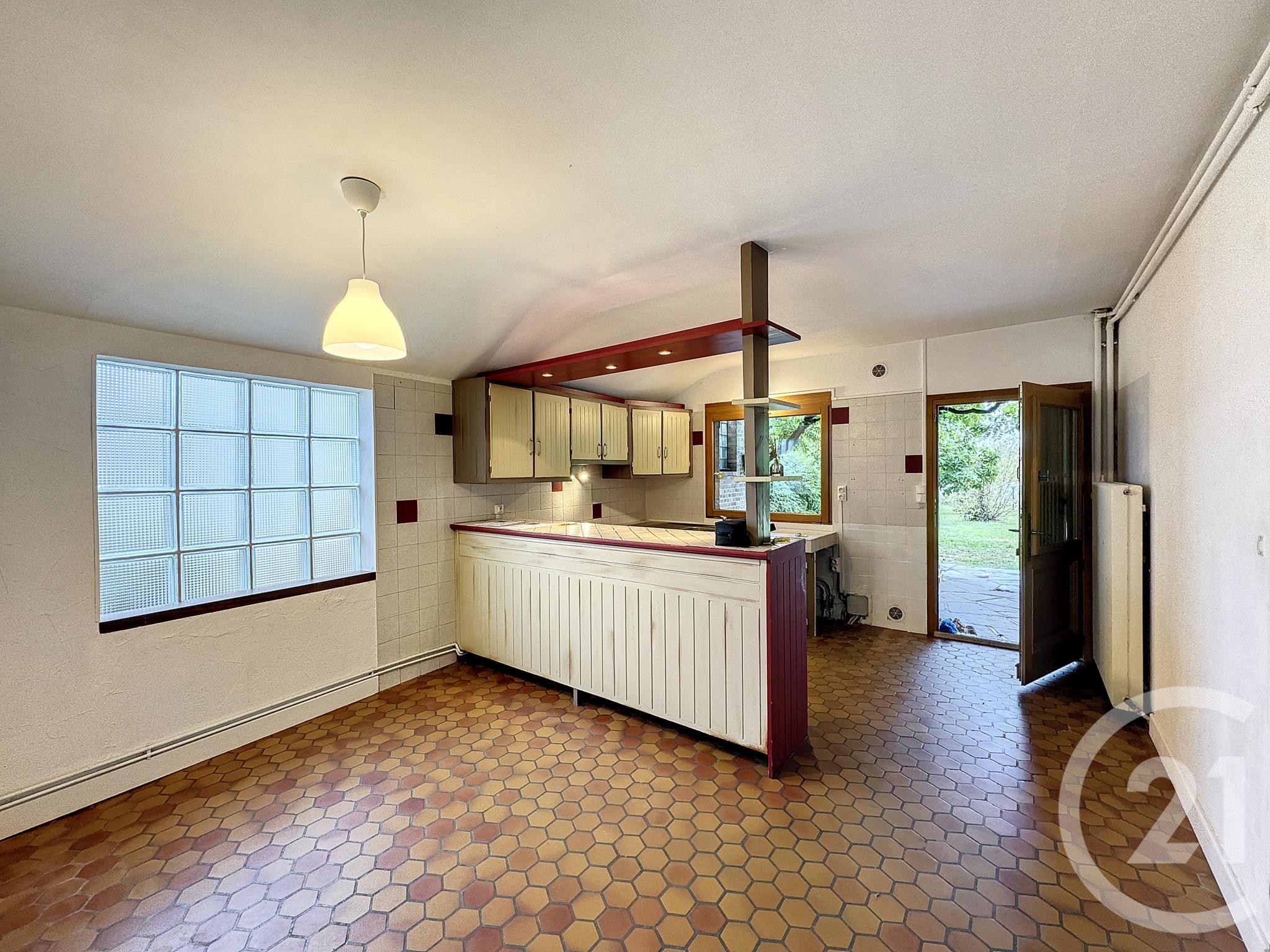 Maison Place Robert Mottu à Chaumont-sur-Tharonne