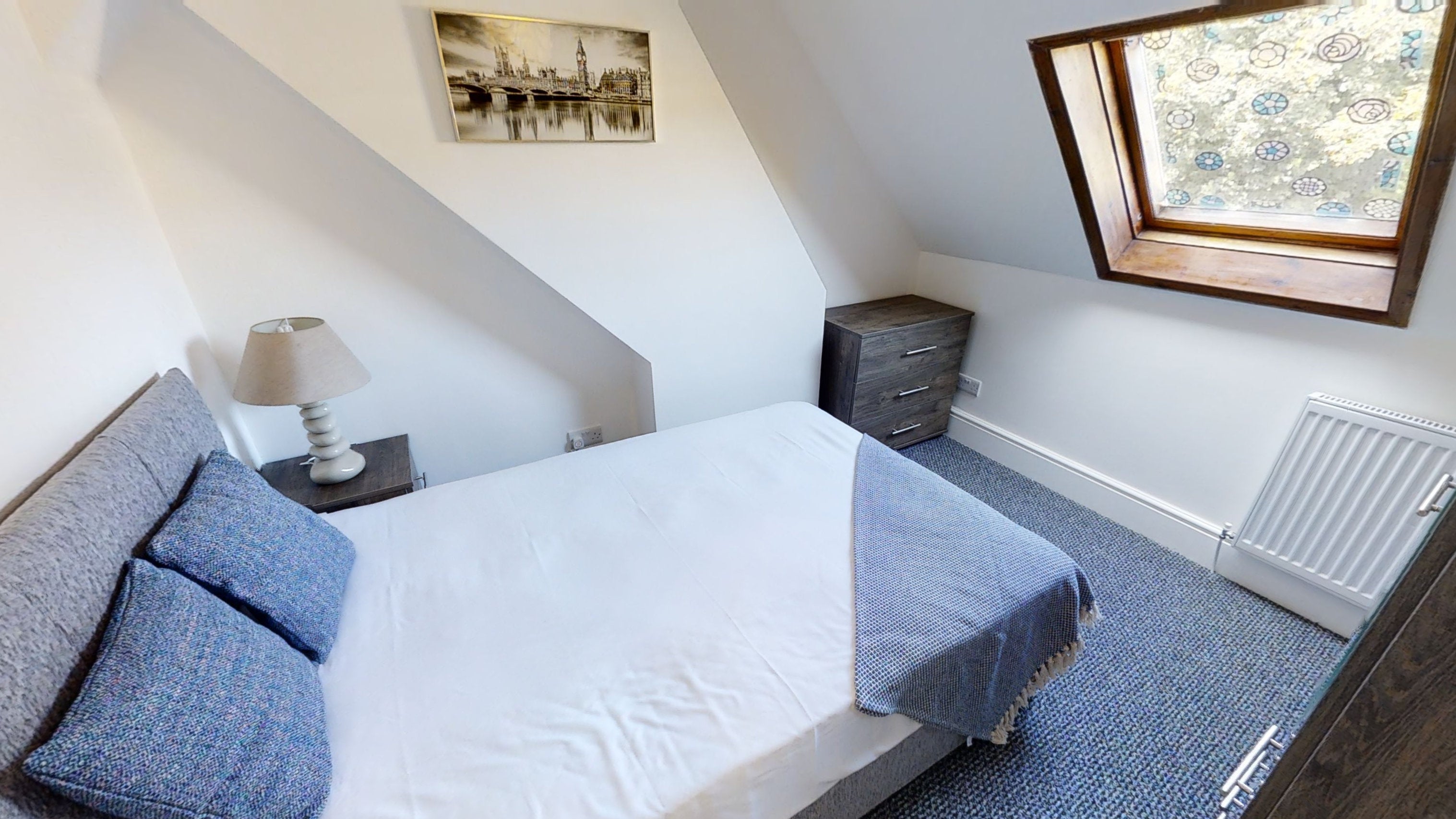 Room Grove Road in Folkestone and Hythe District