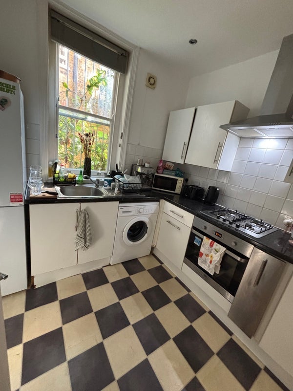 Room Rushcroft Road in Greater London