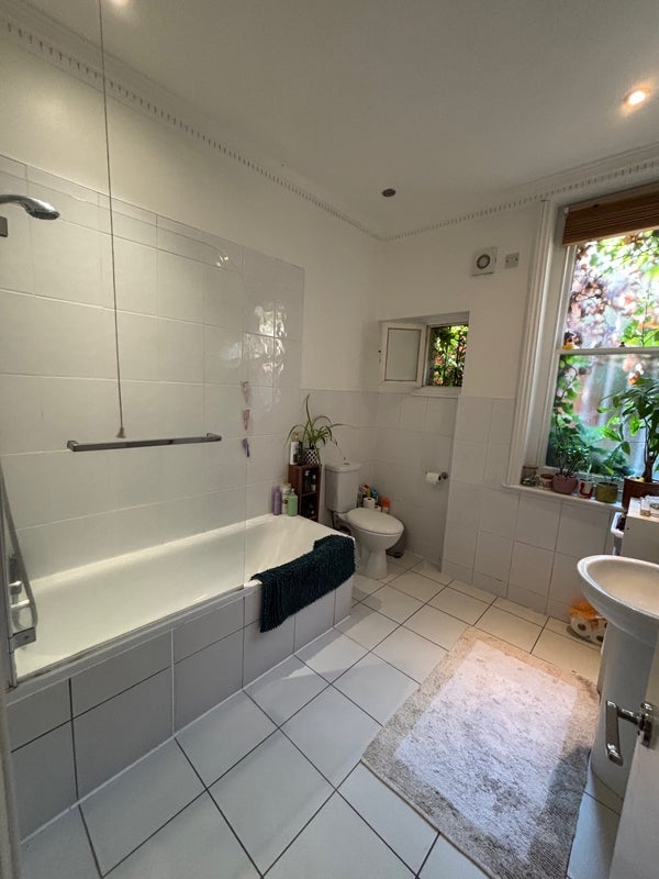 Room Rushcroft Road in Greater London