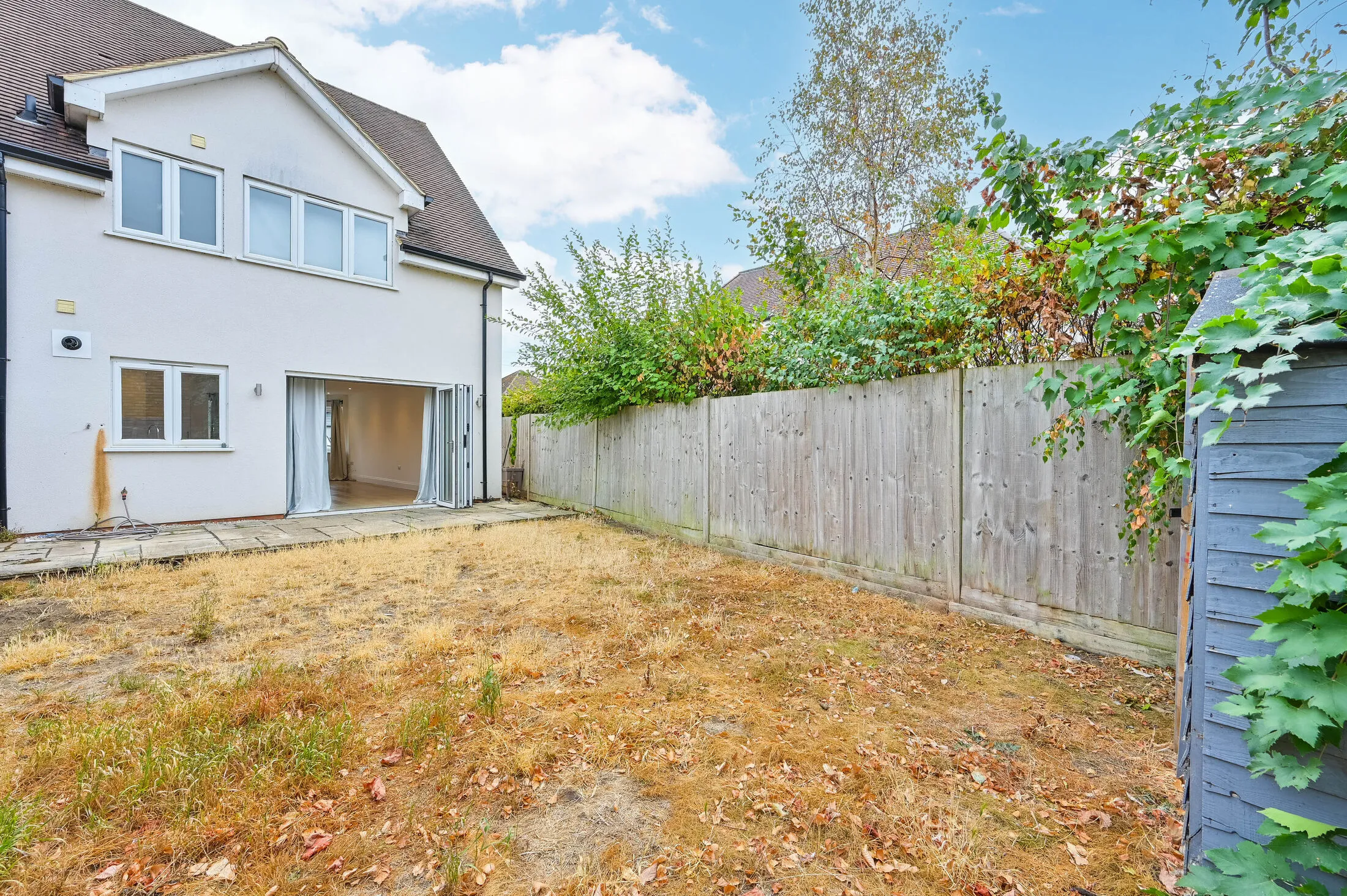 House Weston Avenue in Elmbridge