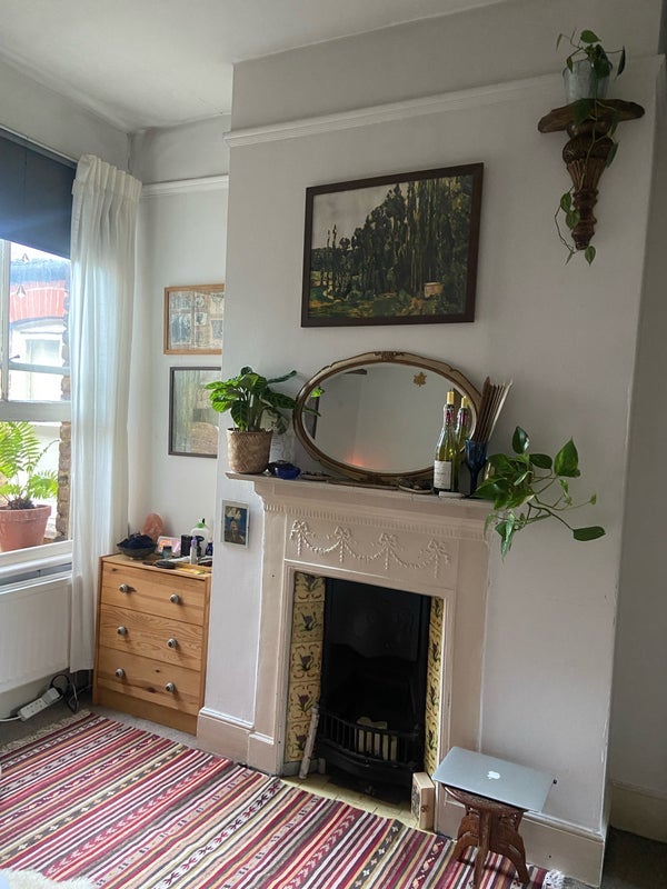 Flat Doverfield Road in Greater London