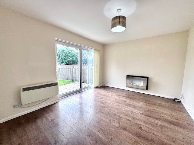 Flat Hatherleigh Walk in Bolton