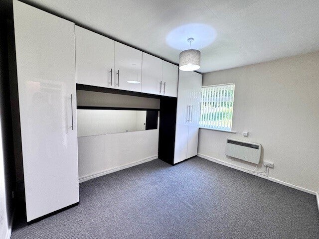 Flat Hatherleigh Walk in Bolton