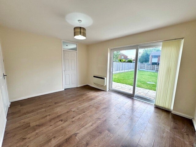 Flat Hatherleigh Walk in Bolton