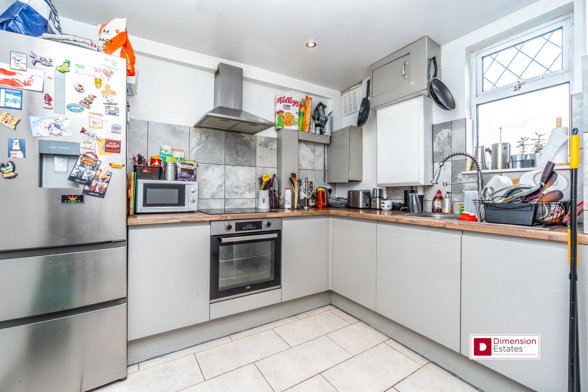 House Lyneham Walk in Greater London
