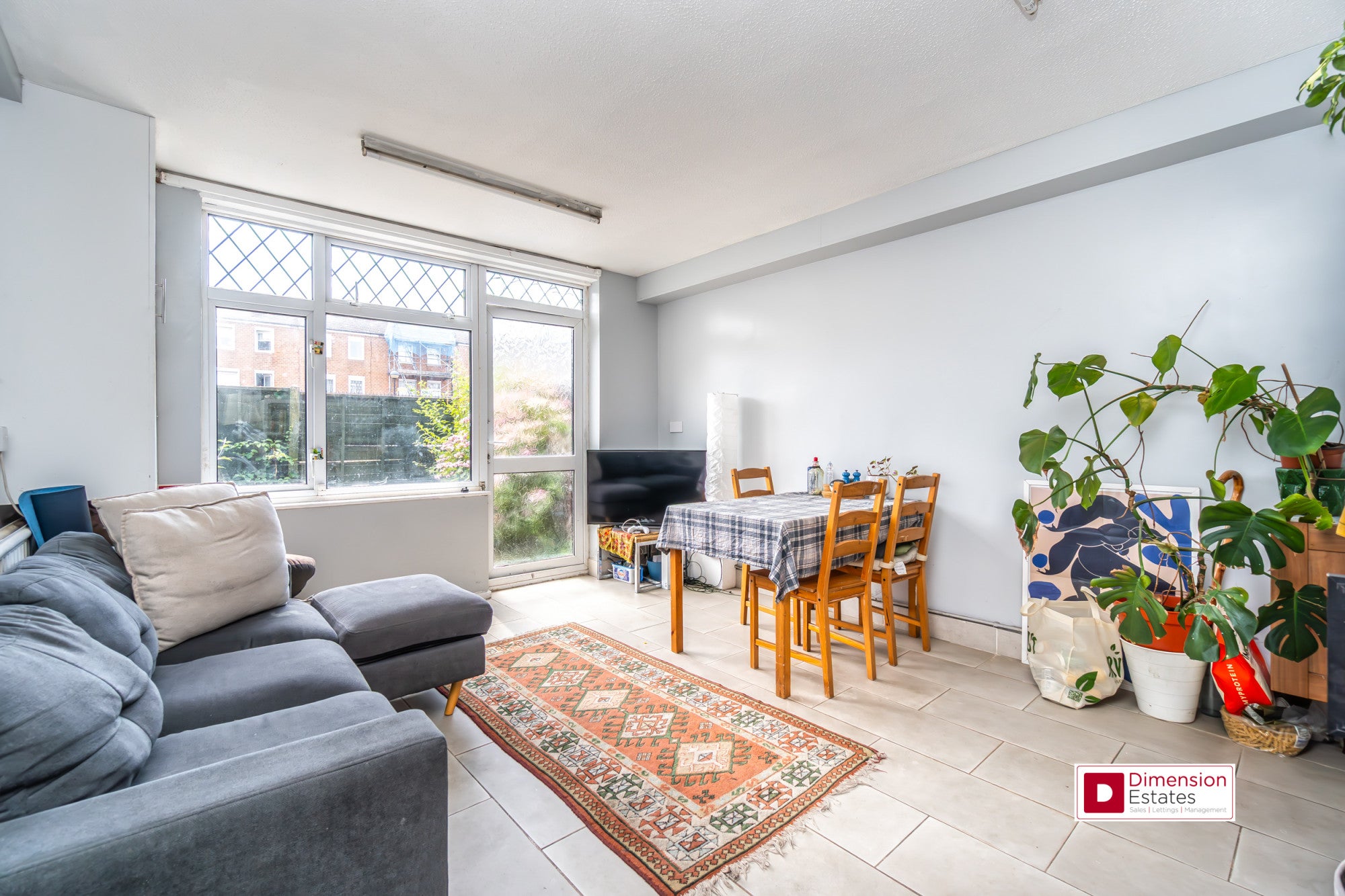 House Lyneham Walk in Greater London