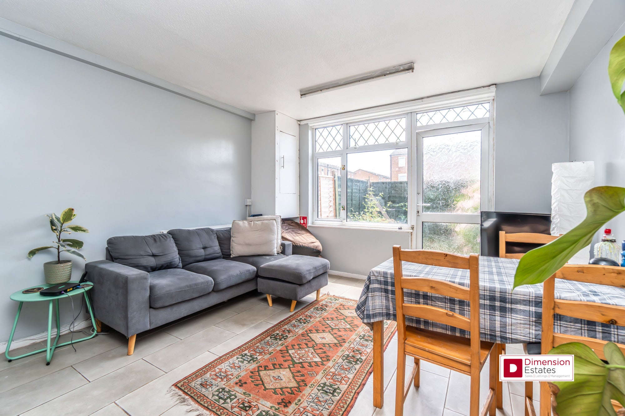 House Lyneham Walk in Greater London
