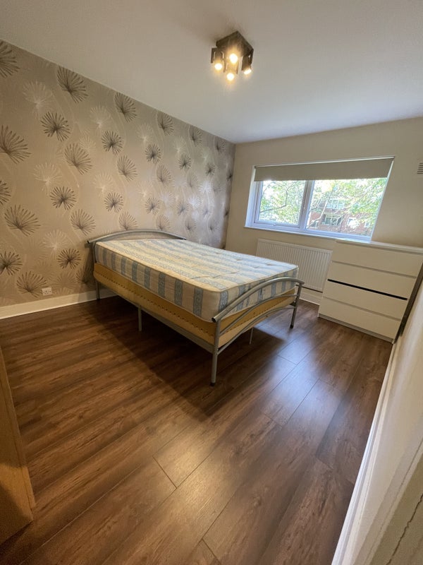Flat Ollgar Close in Greater London