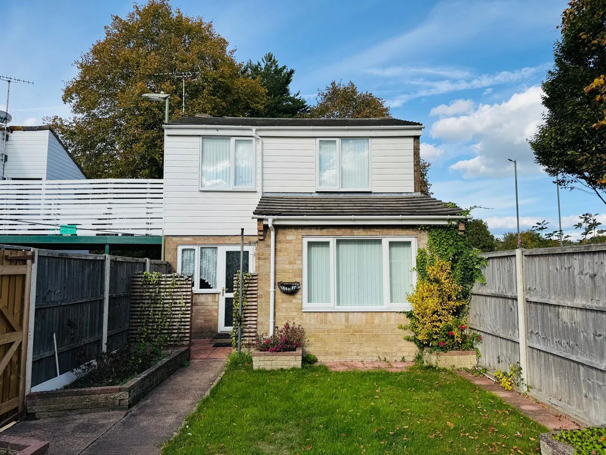 House Martin Close in Basingstoke and Deane