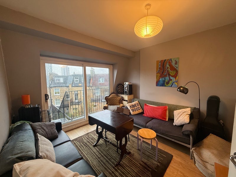 Room Clarence Road in Greater London