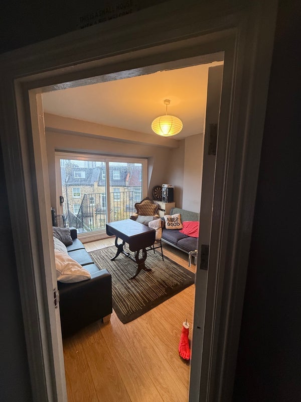Room Clarence Road in Greater London