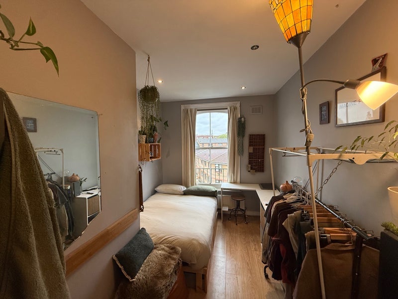 Room Clarence Road in Greater London