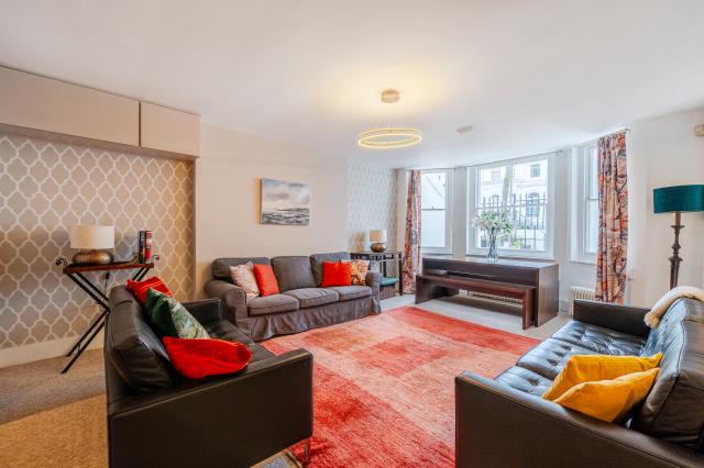 Flat Palace Gardens Terrace in Greater London