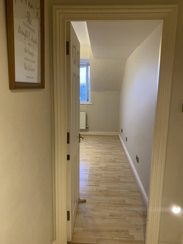 Flat Doncel Crescent in Greater London