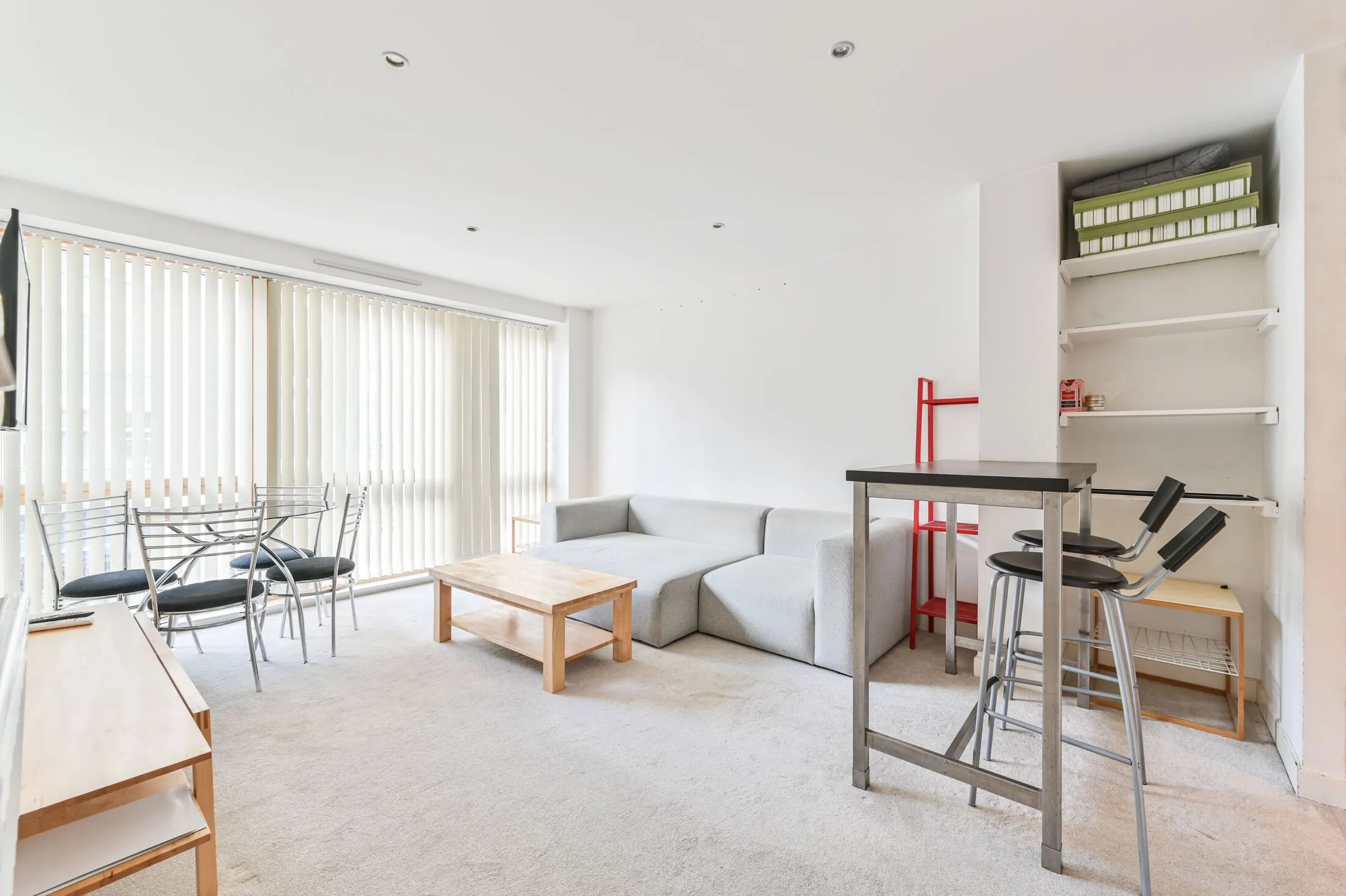 Flat Newington Causeway in Greater London