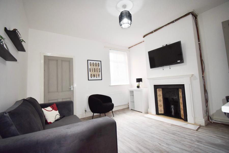 Room Longford Street in Derby