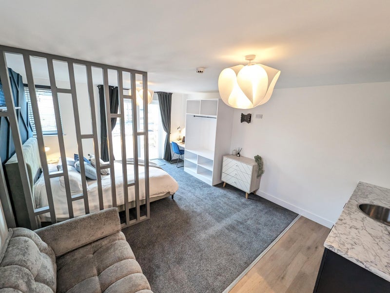Room Emerson Road in Poole