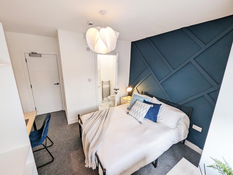 Room Emerson Road in Poole