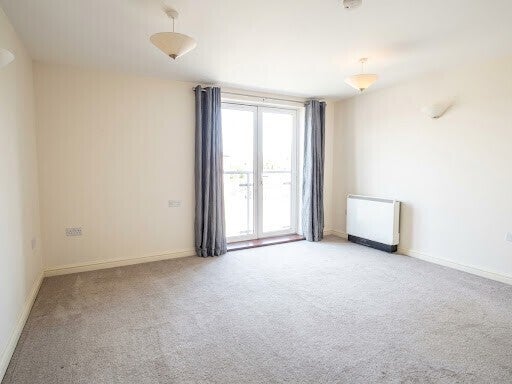 Flat Castle Way in Southampton