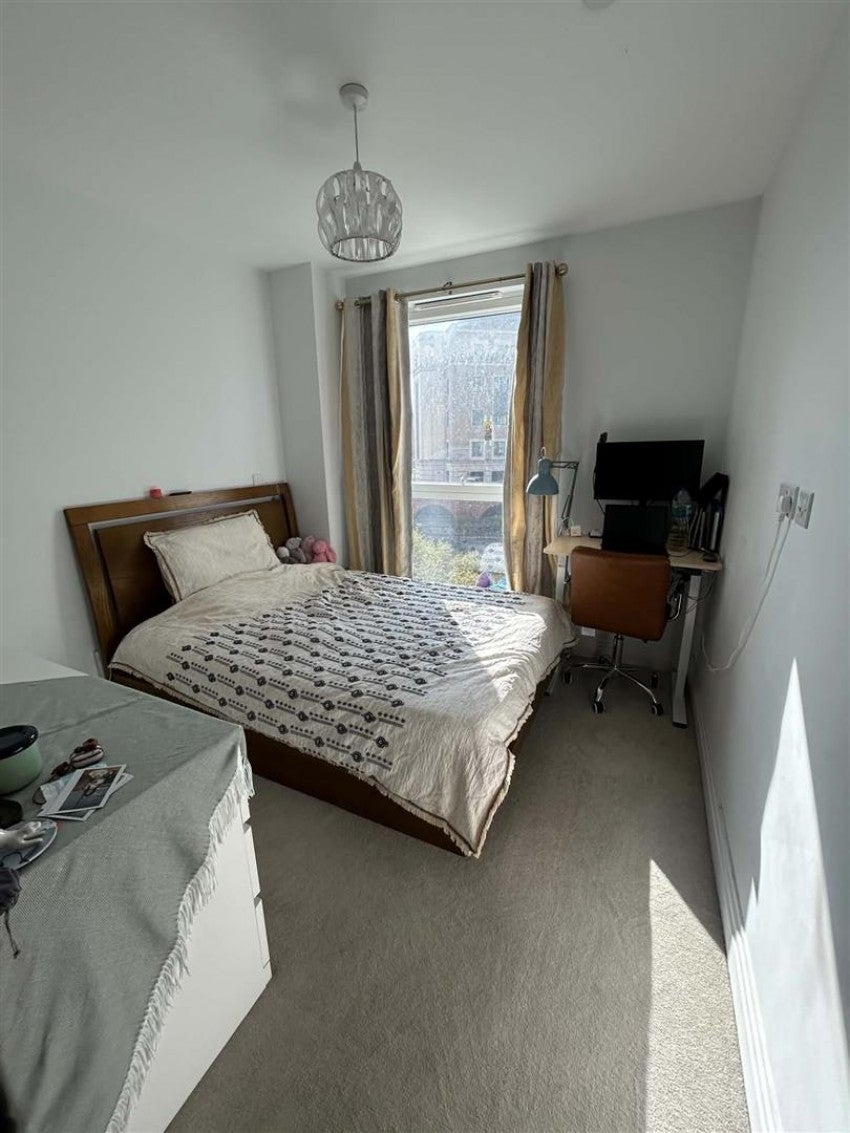 Flat Carraway Street in Reading