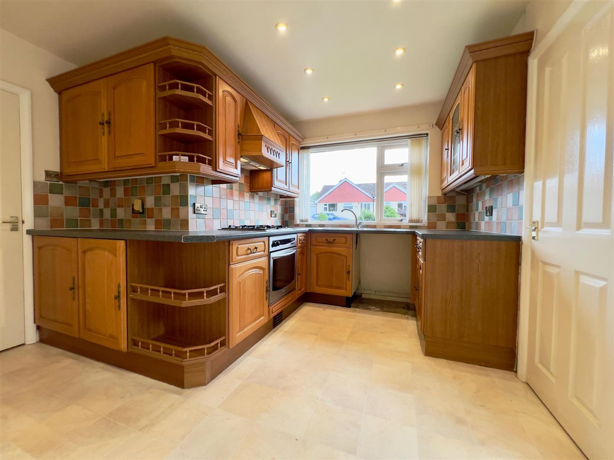 House Woodvale Close in Chesterfield