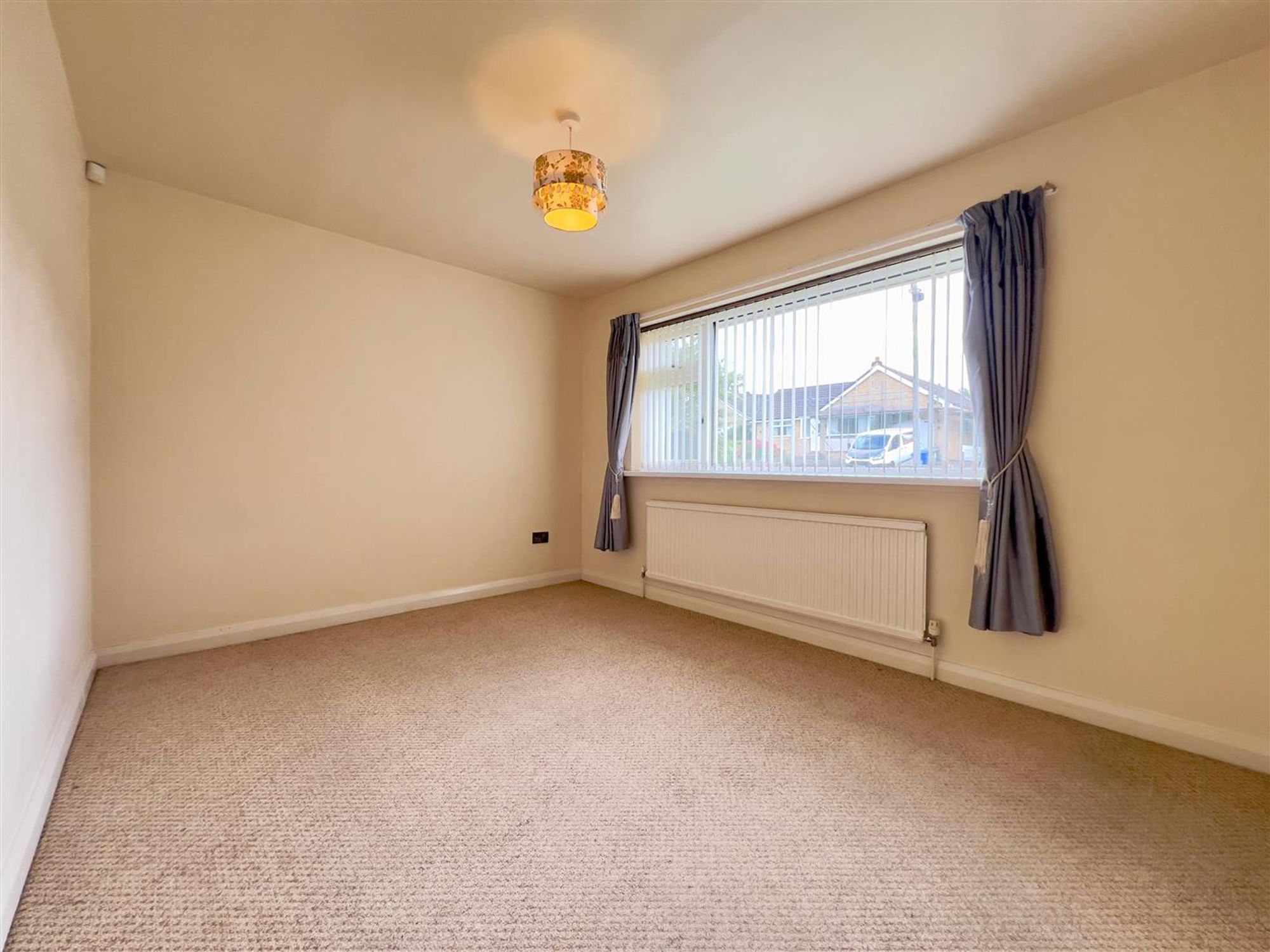 House Woodvale Close in Chesterfield