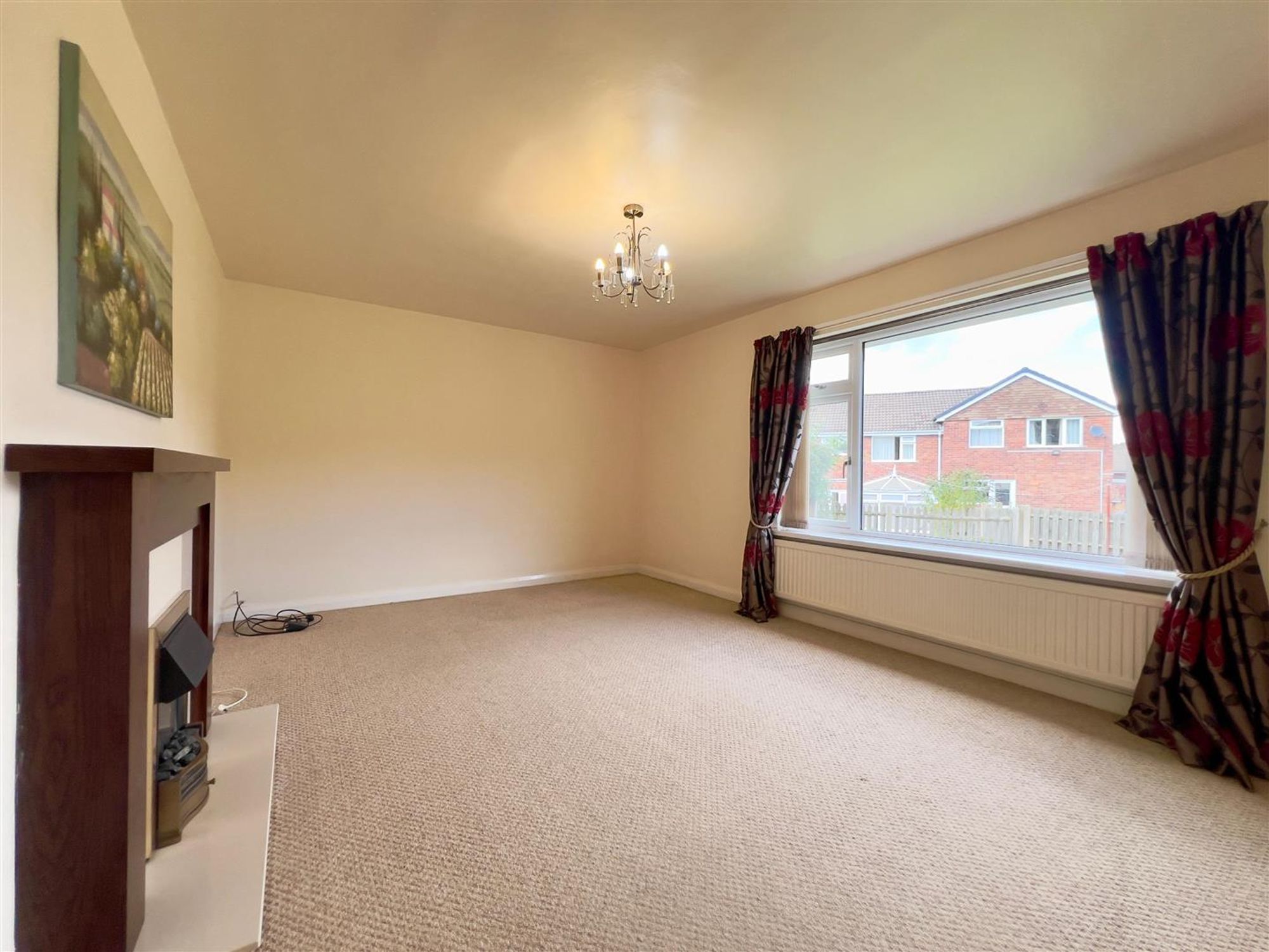 House Woodvale Close in Chesterfield