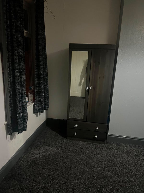 Room Abbey Road in Sandwell