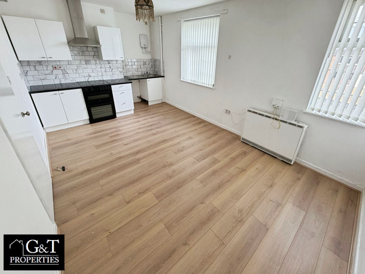 Flat Waverley Street in Brierley Hill