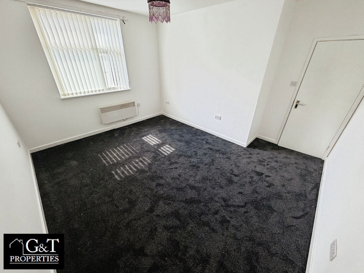 Flat Waverley Street in Brierley Hill
