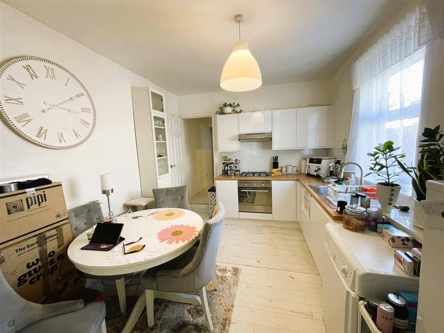 Flat Millbrook Road East in Southampton