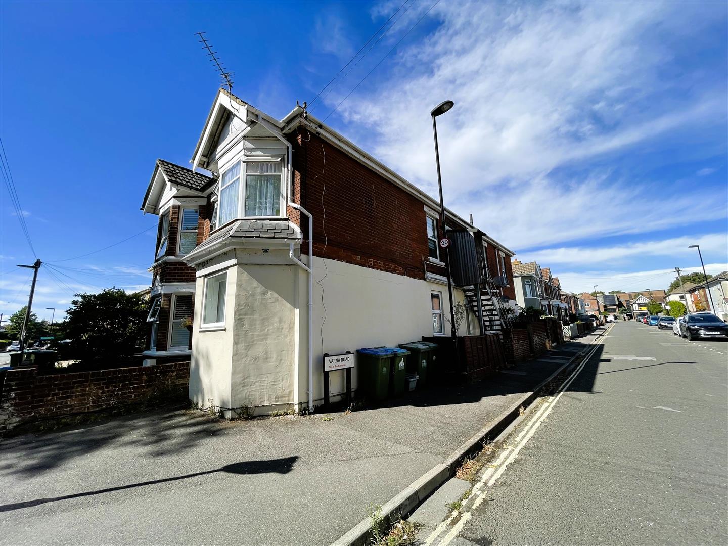 Flat Millbrook Road East in Southampton