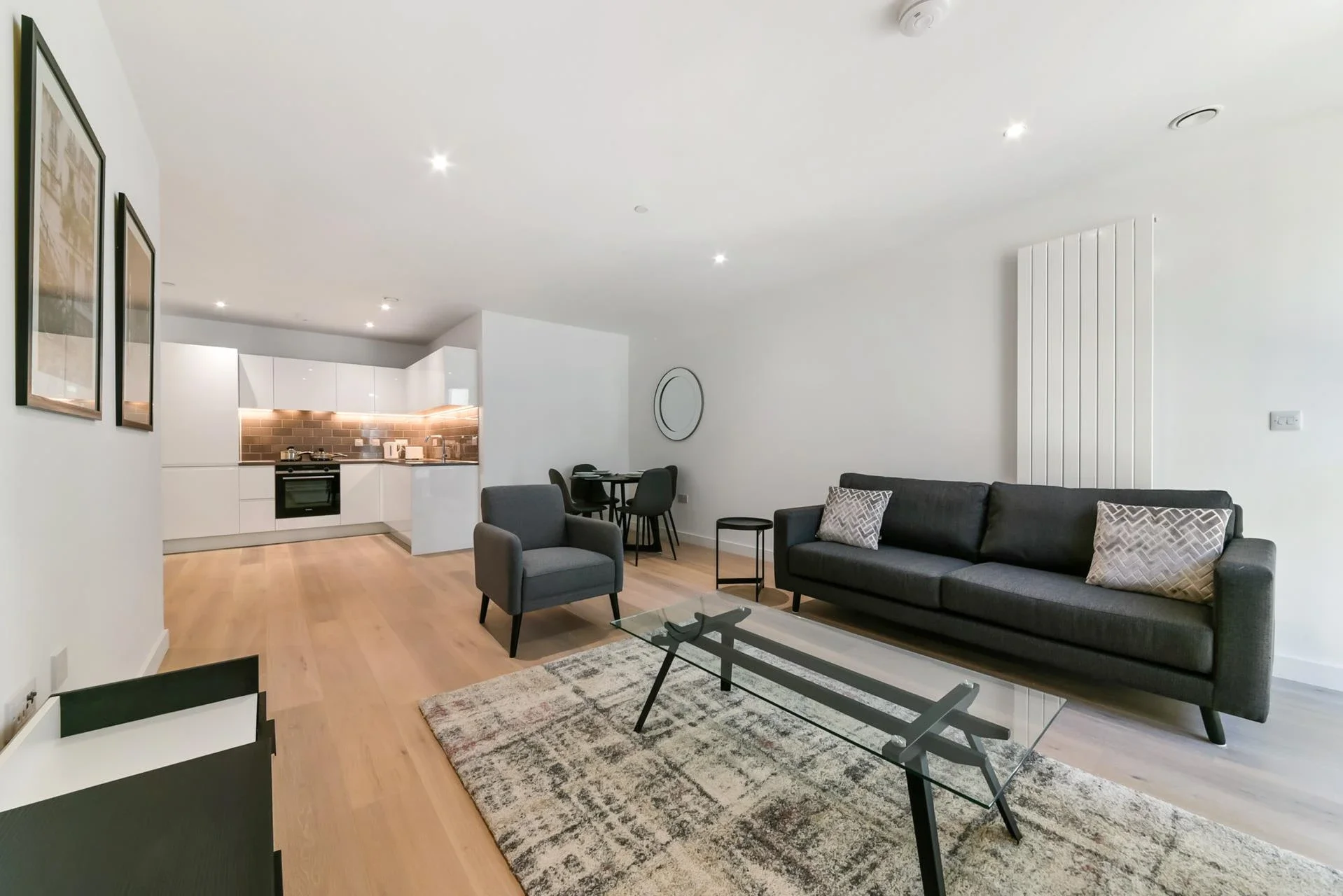 Flat Royal Crest Avenue in Greater London