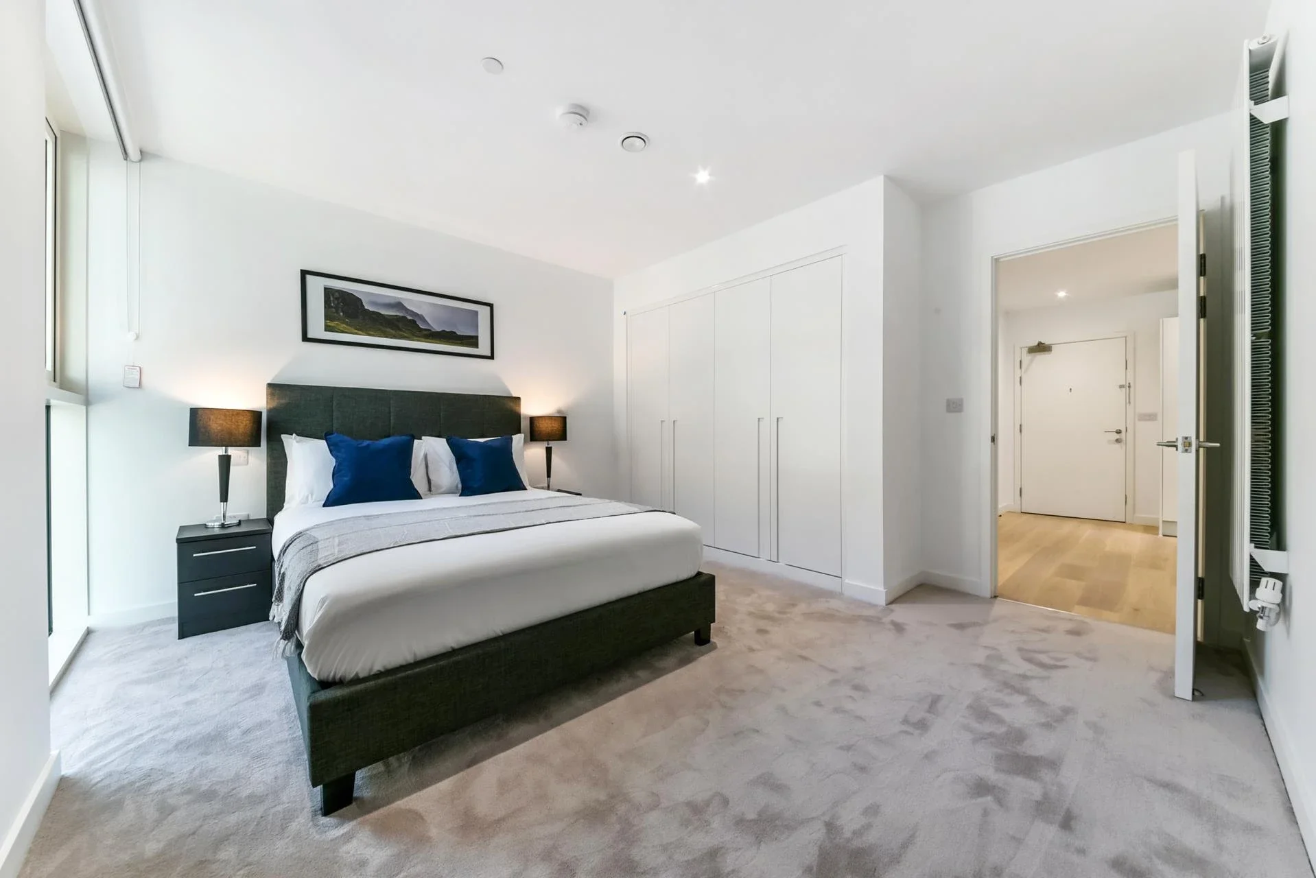 Flat Royal Crest Avenue in Greater London