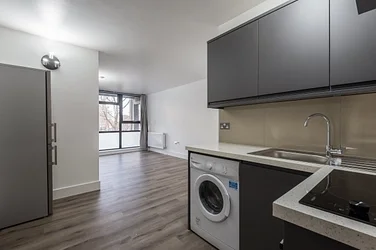Flat Steedman Street in Greater London