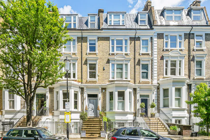 House Russell Road in Greater London
