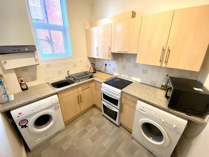 Flat Clarkegrove Road in Sheffield