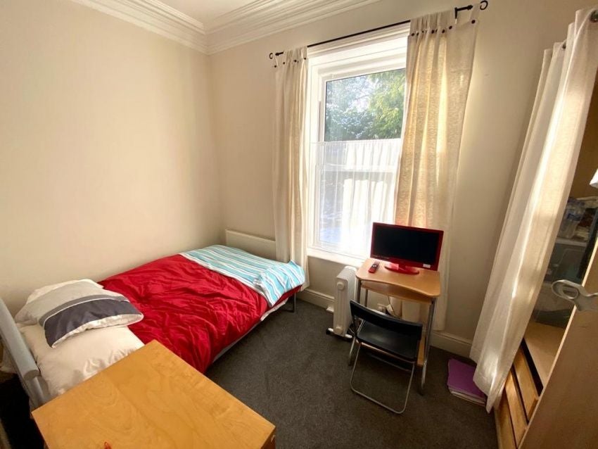 Flat Clarkegrove Road in Sheffield